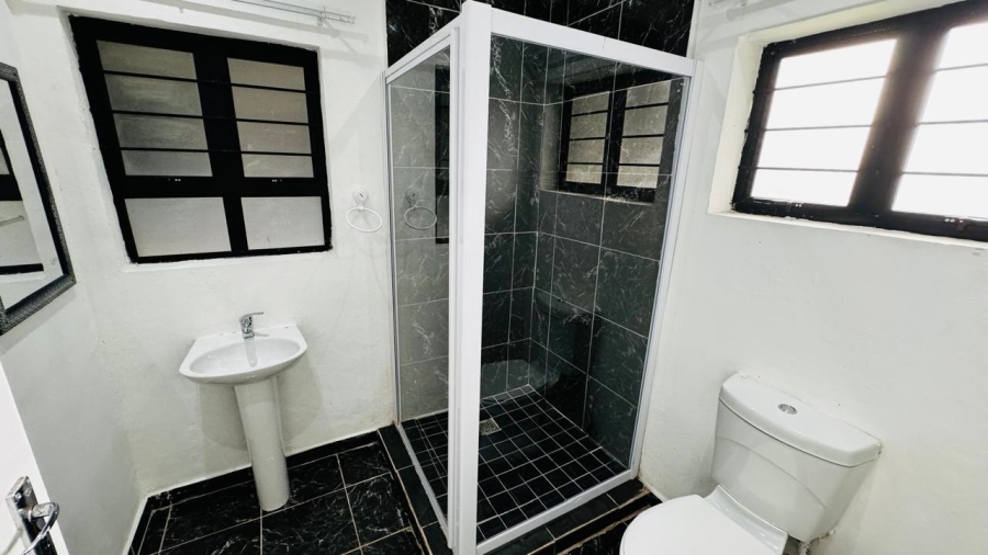 To Let 4 Bedroom Property for Rent in Bluff KwaZulu-Natal