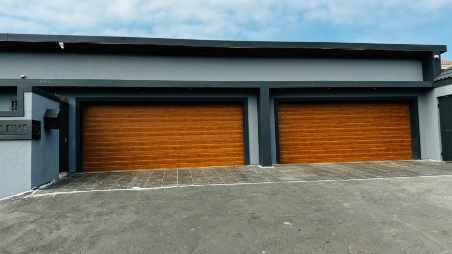 To Let 4 Bedroom Property for Rent in Bluff KwaZulu-Natal