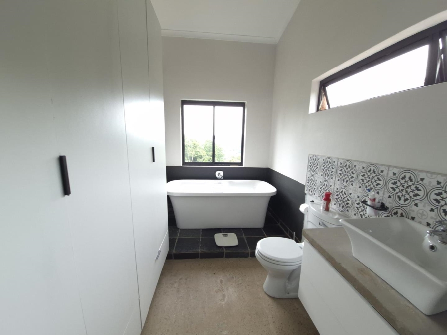 5 Bedroom Property for Sale in Worlds View KwaZulu-Natal