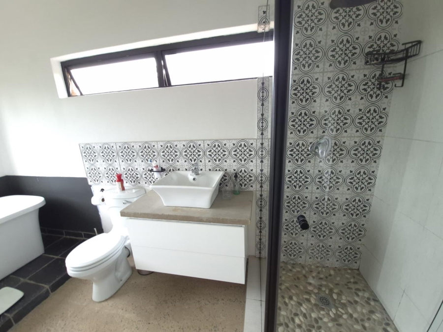 5 Bedroom Property for Sale in Worlds View KwaZulu-Natal