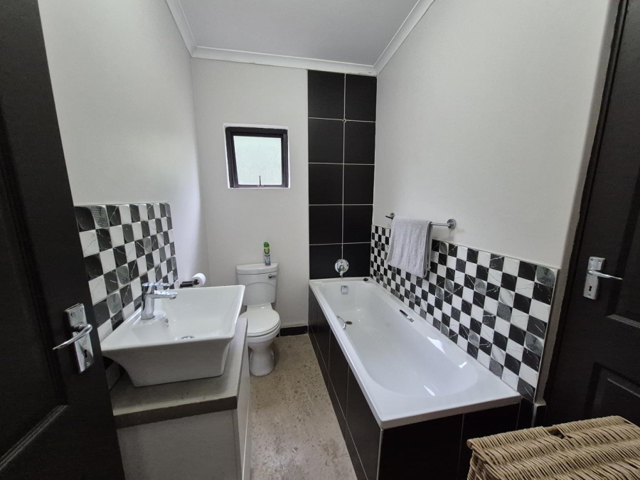 5 Bedroom Property for Sale in Worlds View KwaZulu-Natal