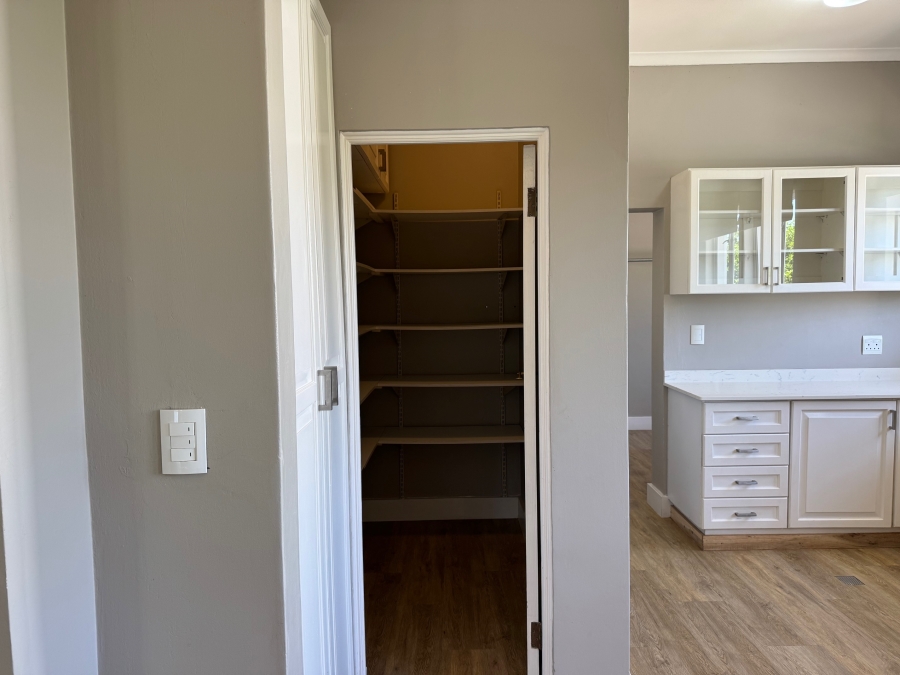 To Let 4 Bedroom Property for Rent in Garlington KwaZulu-Natal