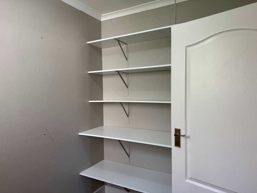 To Let 4 Bedroom Property for Rent in Garlington KwaZulu-Natal