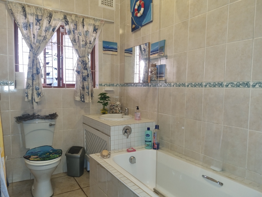 3 Bedroom Property for Sale in Amanzimtoti KwaZulu-Natal