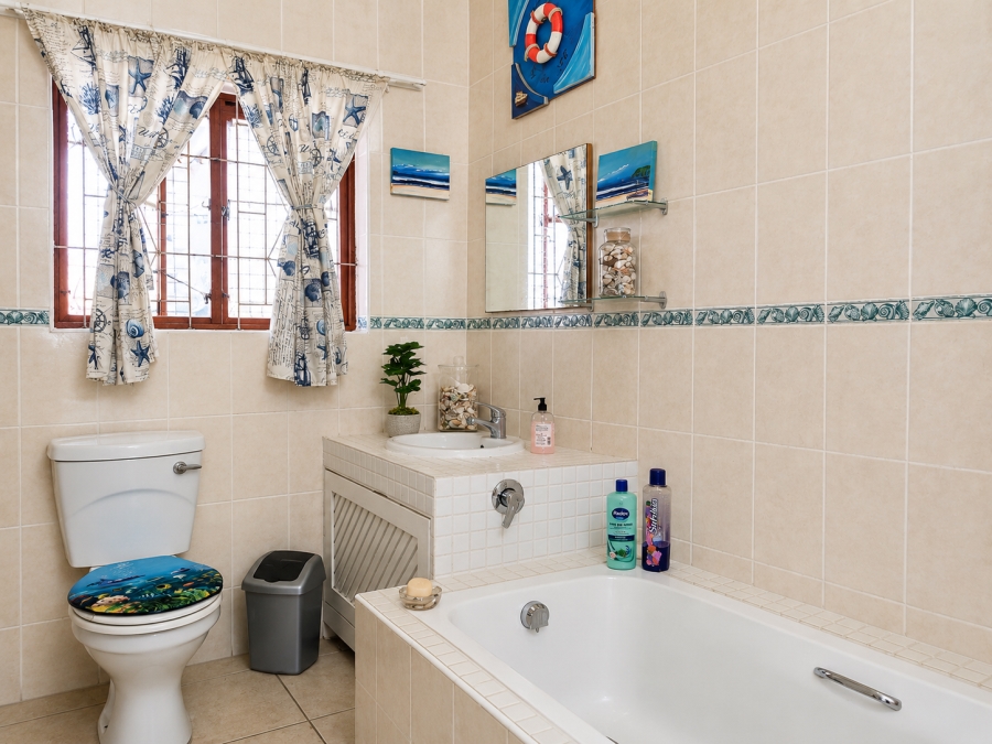 3 Bedroom Property for Sale in Amanzimtoti KwaZulu-Natal