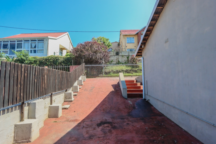 To Let 3 Bedroom Property for Rent in Amanzimtoti KwaZulu-Natal