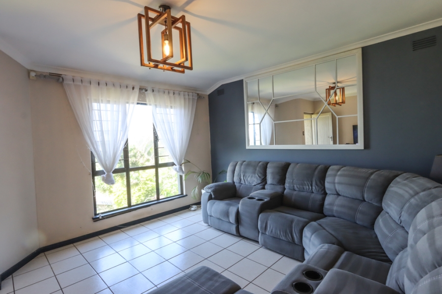 To Let 3 Bedroom Property for Rent in Amanzimtoti KwaZulu-Natal