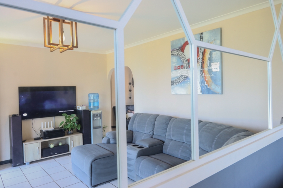 To Let 3 Bedroom Property for Rent in Amanzimtoti KwaZulu-Natal