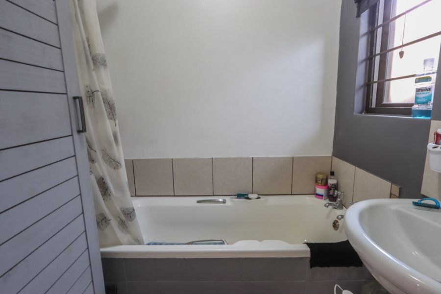 To Let 3 Bedroom Property for Rent in Amanzimtoti KwaZulu-Natal