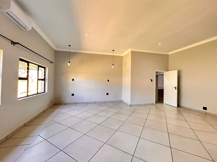 4 Bedroom Property for Sale in Meer En See KwaZulu-Natal