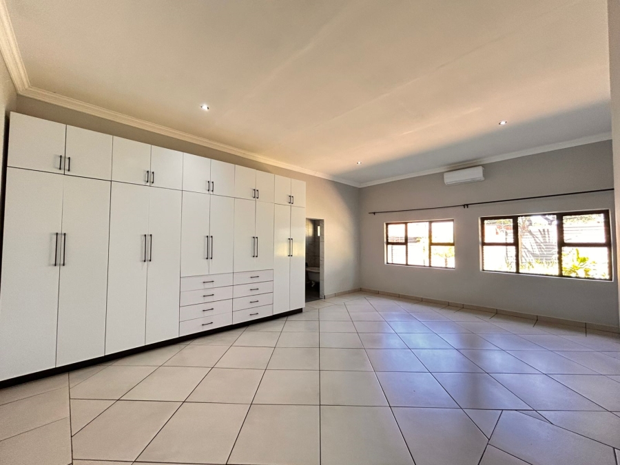 4 Bedroom Property for Sale in Meer En See KwaZulu-Natal