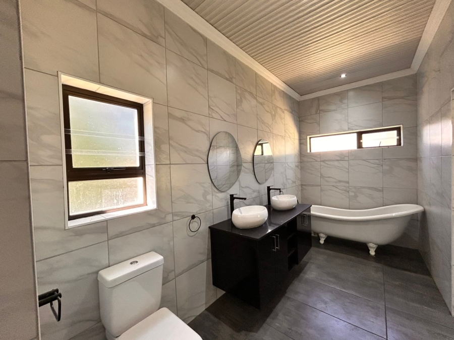 4 Bedroom Property for Sale in Meer En See KwaZulu-Natal