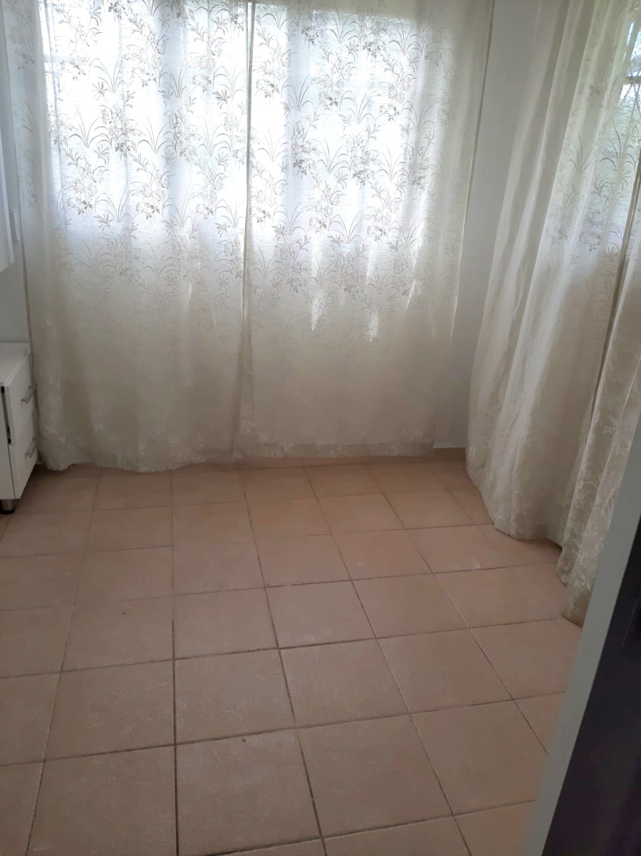 2 Bedroom Property for Sale in Cowies Hill KwaZulu-Natal