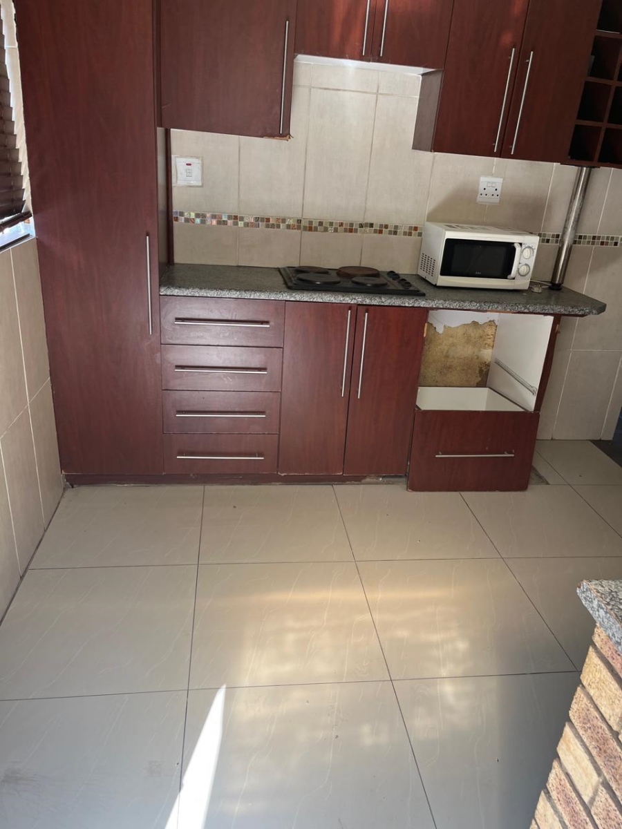 To Let 2 Bedroom Property for Rent in Umlazi P KwaZulu-Natal