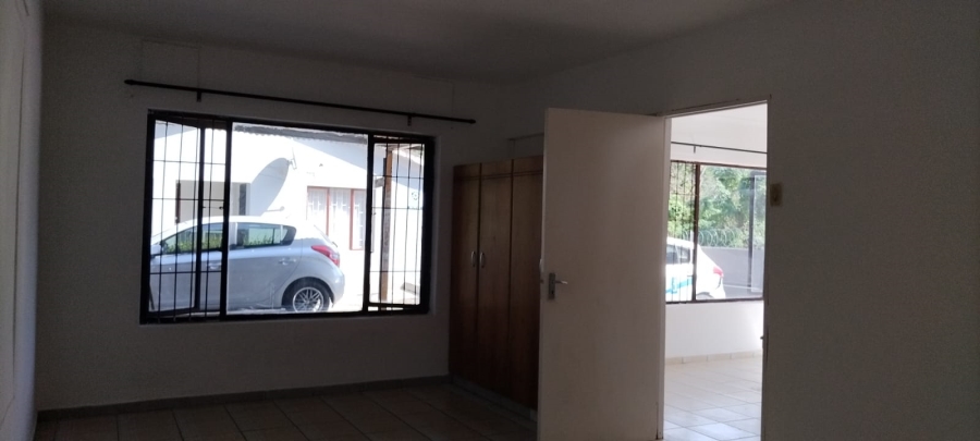 1 Bedroom Property for Sale in Clare Hills KwaZulu-Natal