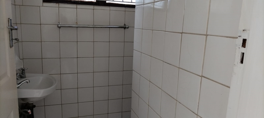 1 Bedroom Property for Sale in Clare Hills KwaZulu-Natal