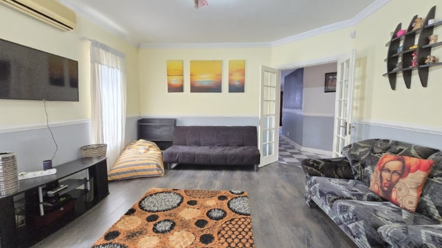 4 Bedroom Property for Sale in Manors KwaZulu-Natal