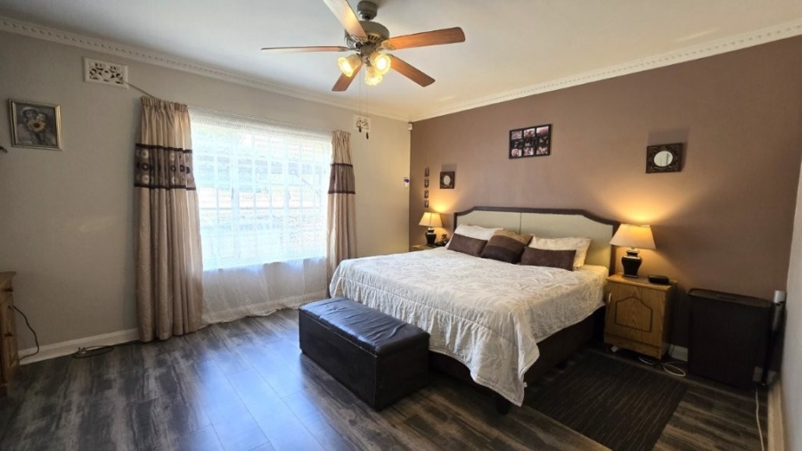 4 Bedroom Property for Sale in Manors KwaZulu-Natal