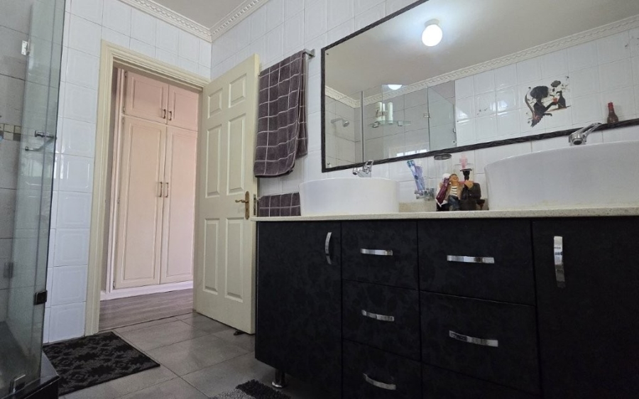 4 Bedroom Property for Sale in Manors KwaZulu-Natal