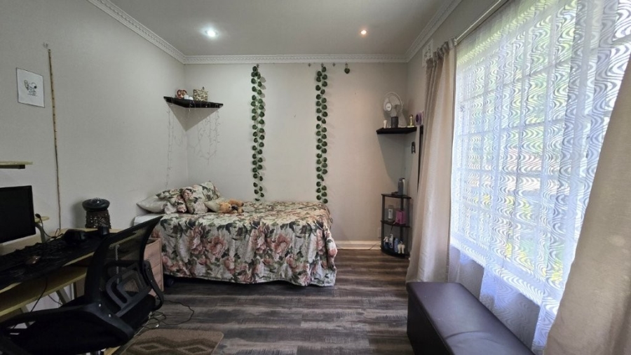 4 Bedroom Property for Sale in Manors KwaZulu-Natal