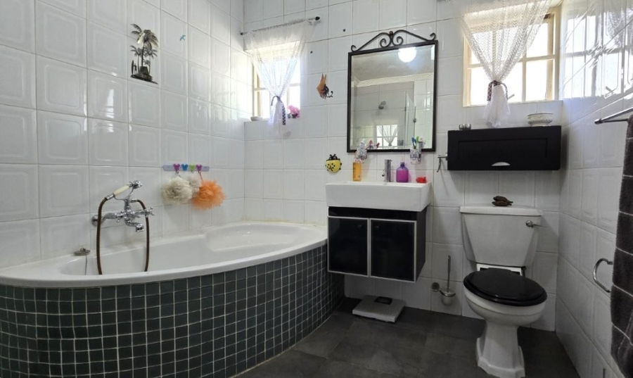 4 Bedroom Property for Sale in Manors KwaZulu-Natal