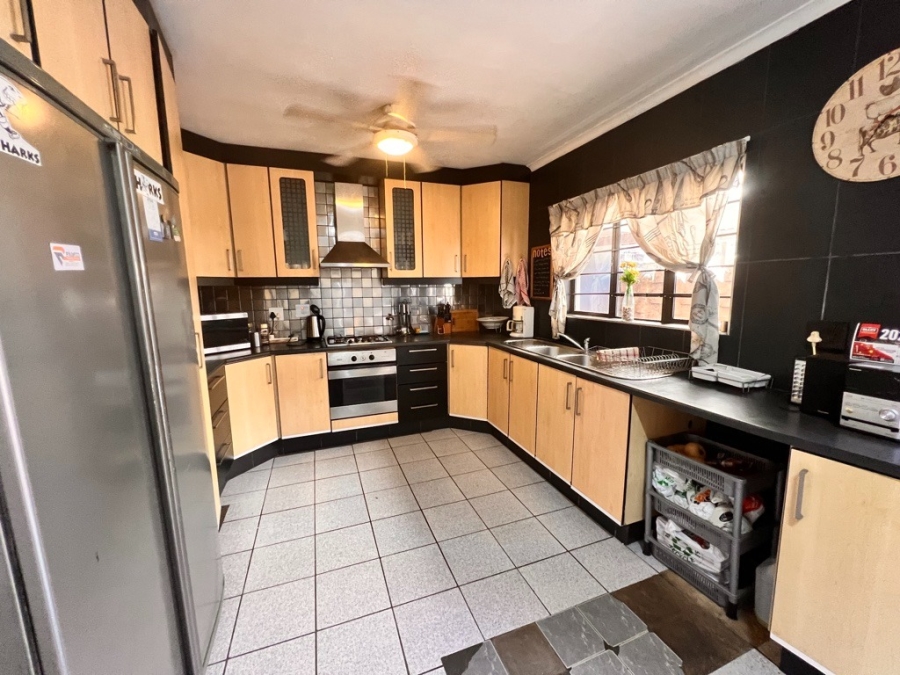 3 Bedroom Property for Sale in Ocean View KwaZulu-Natal