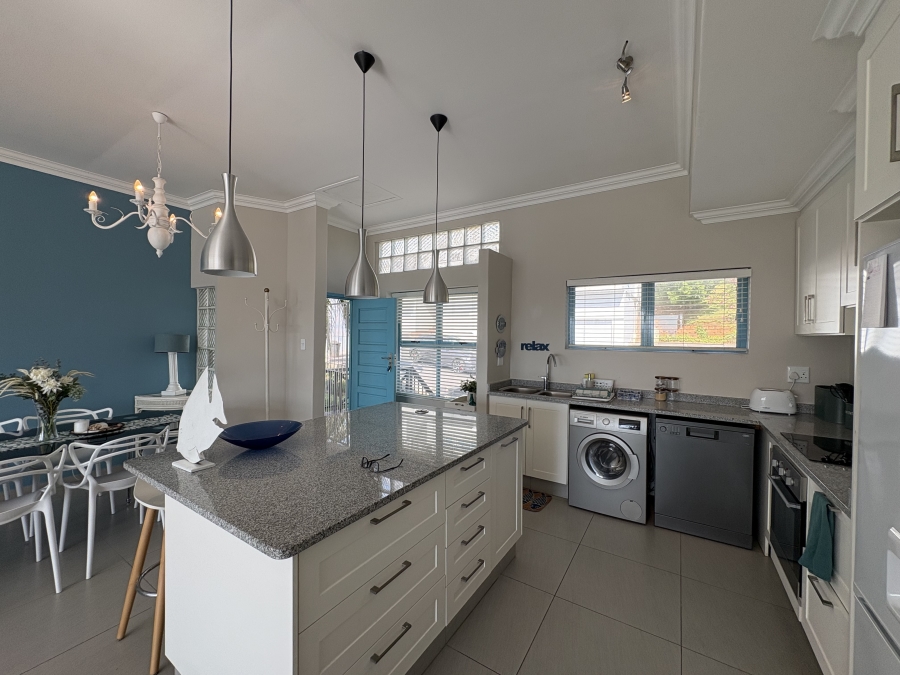 To Let 3 Bedroom Property for Rent in Shakas Rock KwaZulu-Natal