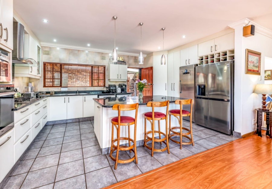 4 Bedroom Property for Sale in Kloof KwaZulu-Natal