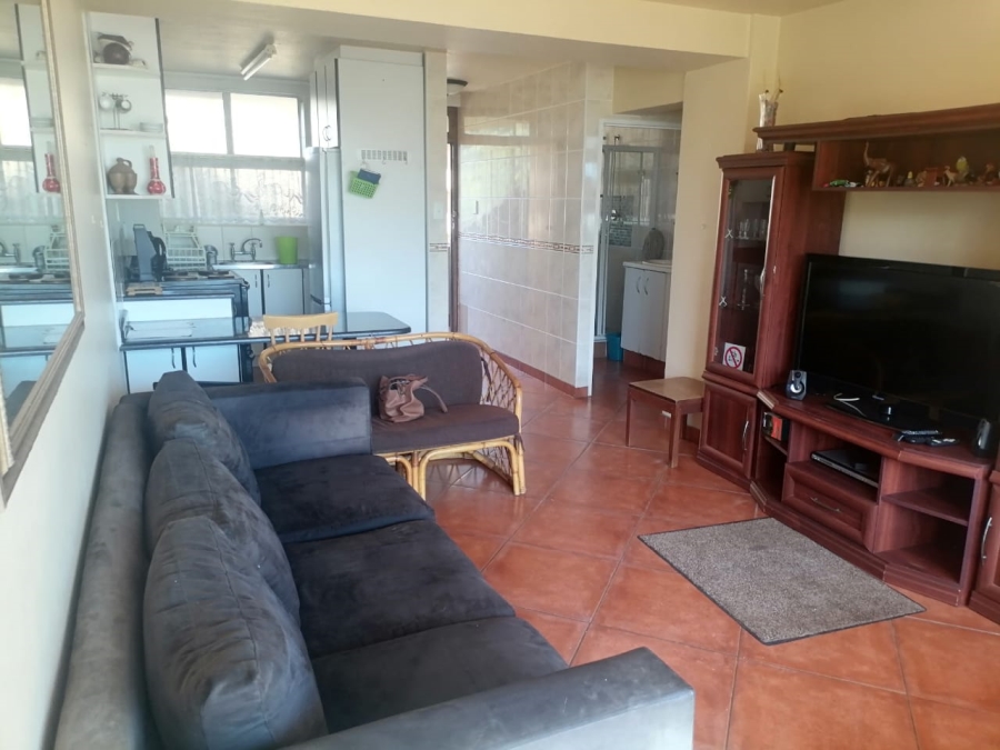 To Let 3 Bedroom Property for Rent in Amanzimtoti KwaZulu-Natal