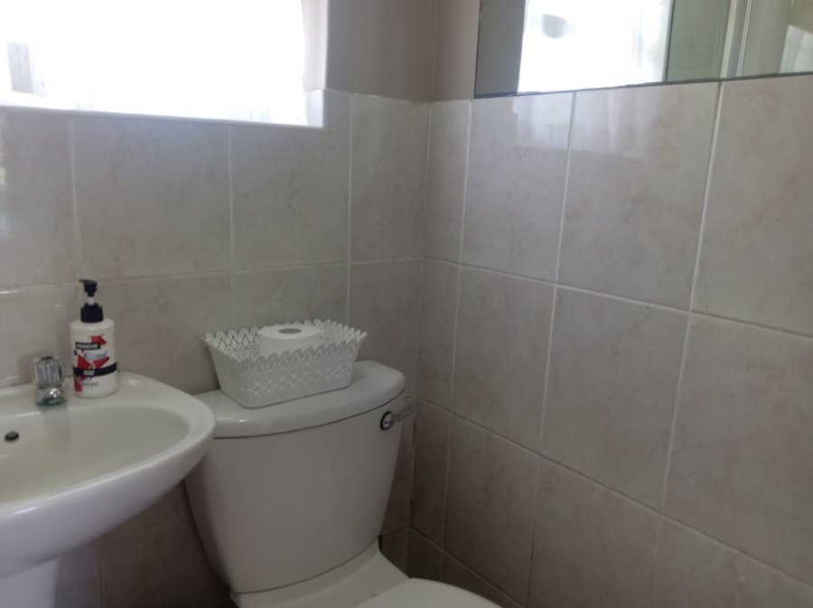 7 Bedroom Property for Sale in Winklespruit KwaZulu-Natal