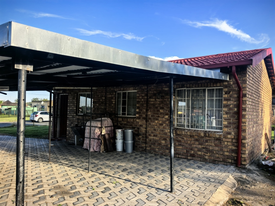 3 Bedroom Property for Sale in Acaciaville KwaZulu-Natal