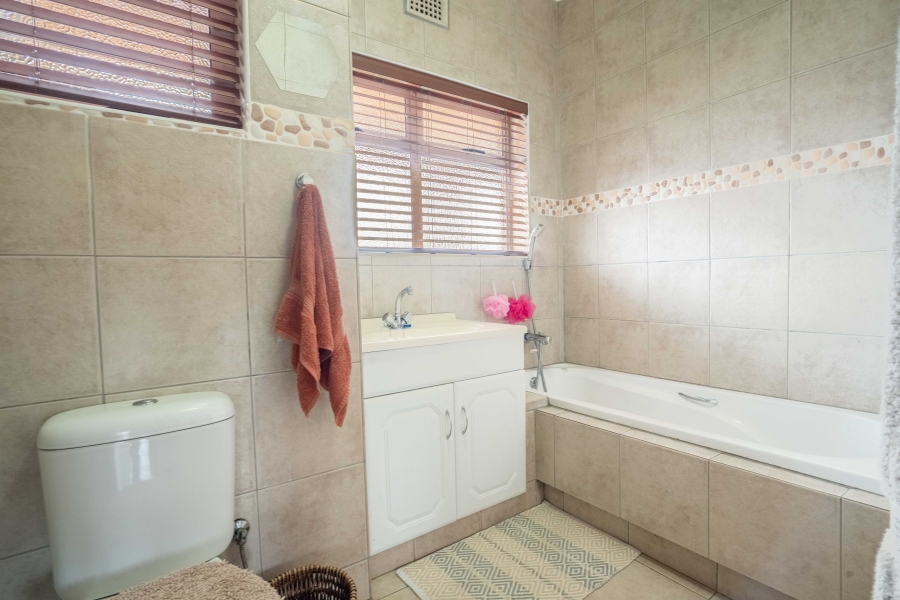 2 Bedroom Property for Sale in Scottburgh Central KwaZulu-Natal