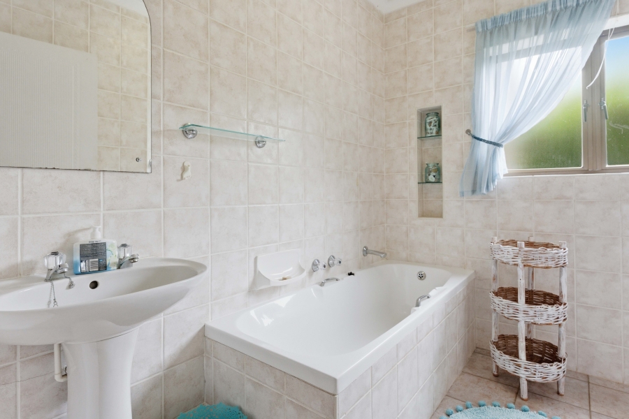 5 Bedroom Property for Sale in Pennington KwaZulu-Natal