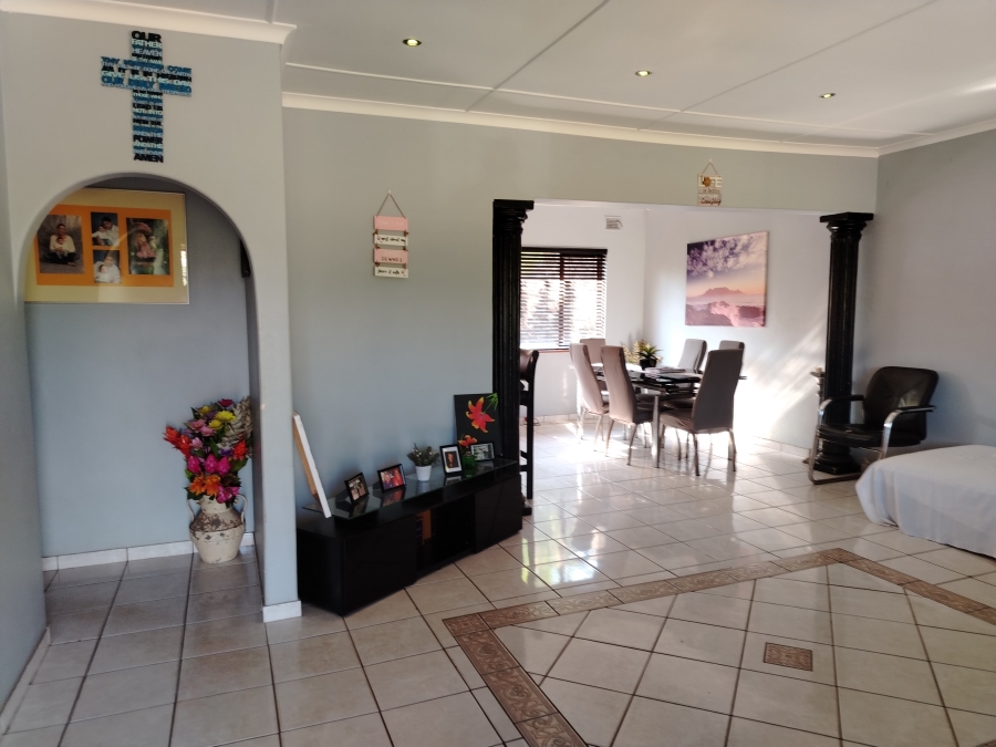 4 Bedroom Property for Sale in Ocean View KwaZulu-Natal