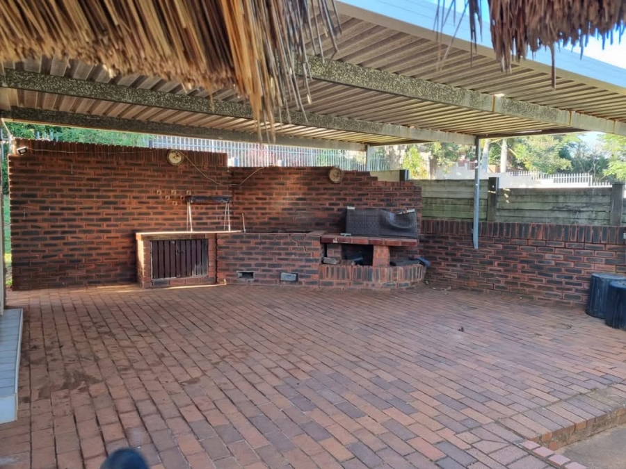 4 Bedroom Property for Sale in Ocean View KwaZulu-Natal