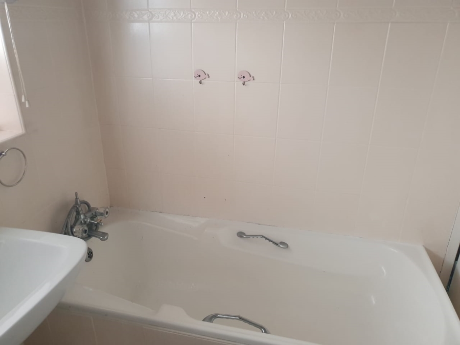 To Let 1 Bedroom Property for Rent in Glenwood KwaZulu-Natal