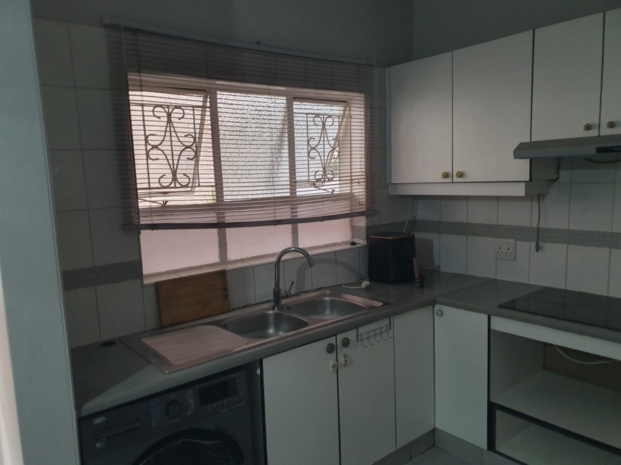 To Let 1 Bedroom Property for Rent in Glenwood KwaZulu-Natal