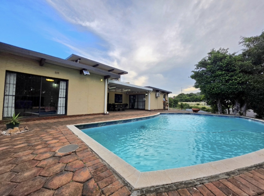 6 Bedroom Property for Sale in Athlone Park KwaZulu-Natal