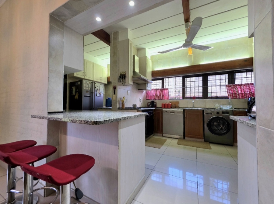 6 Bedroom Property for Sale in Athlone Park KwaZulu-Natal