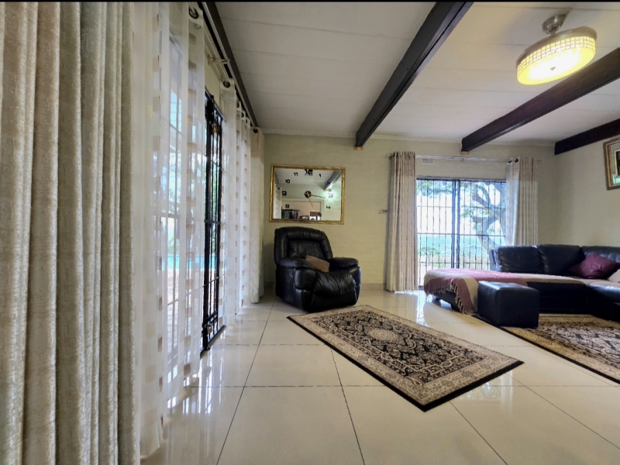 6 Bedroom Property for Sale in Athlone Park KwaZulu-Natal