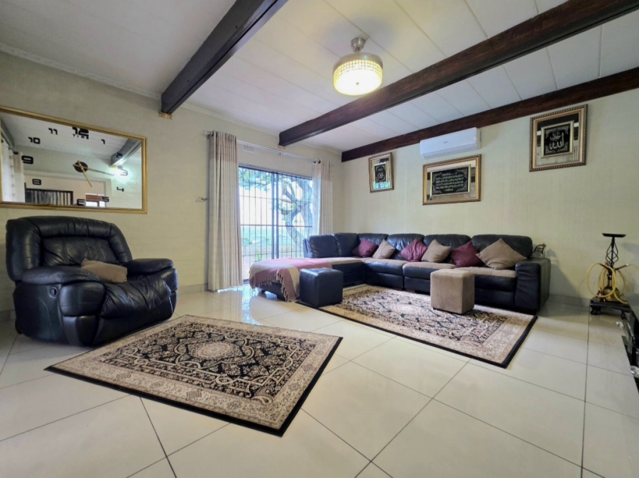 6 Bedroom Property for Sale in Athlone Park KwaZulu-Natal