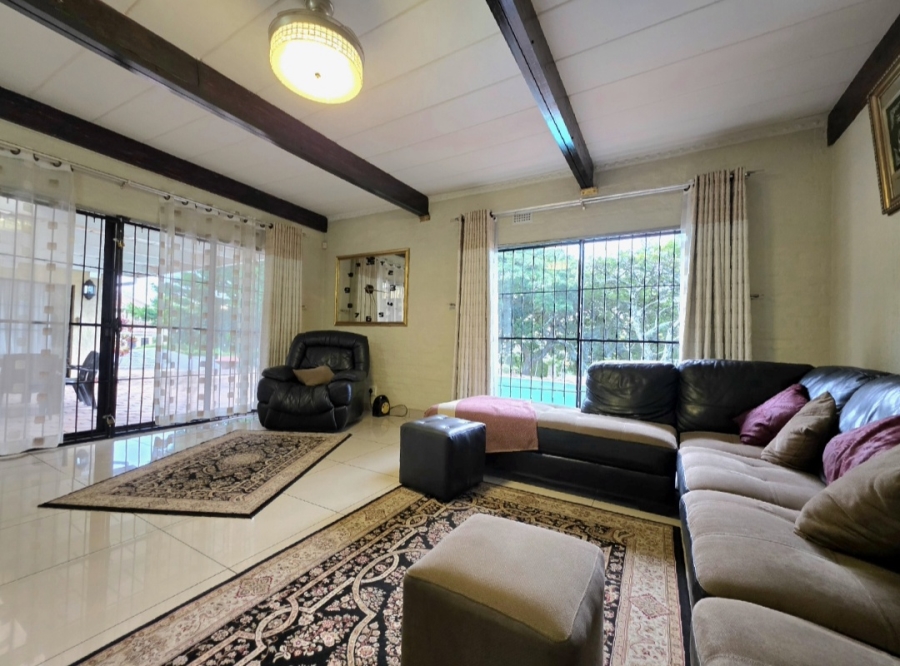 6 Bedroom Property for Sale in Athlone Park KwaZulu-Natal