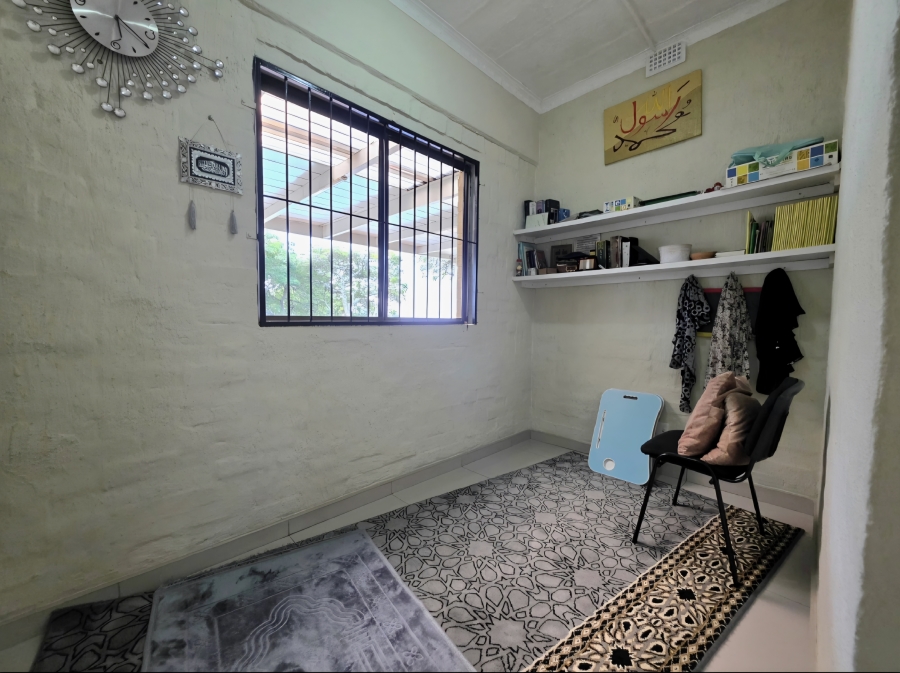 6 Bedroom Property for Sale in Athlone Park KwaZulu-Natal