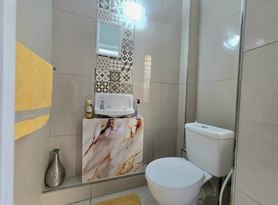 6 Bedroom Property for Sale in Athlone Park KwaZulu-Natal