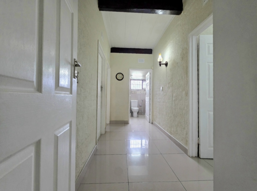 6 Bedroom Property for Sale in Athlone Park KwaZulu-Natal