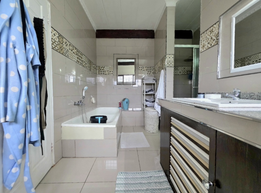 6 Bedroom Property for Sale in Athlone Park KwaZulu-Natal