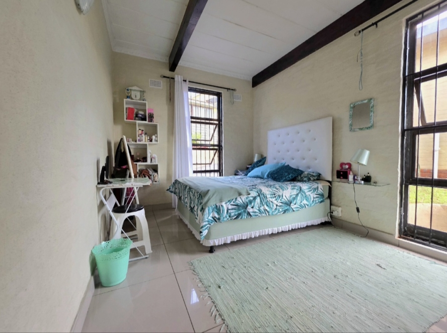 6 Bedroom Property for Sale in Athlone Park KwaZulu-Natal