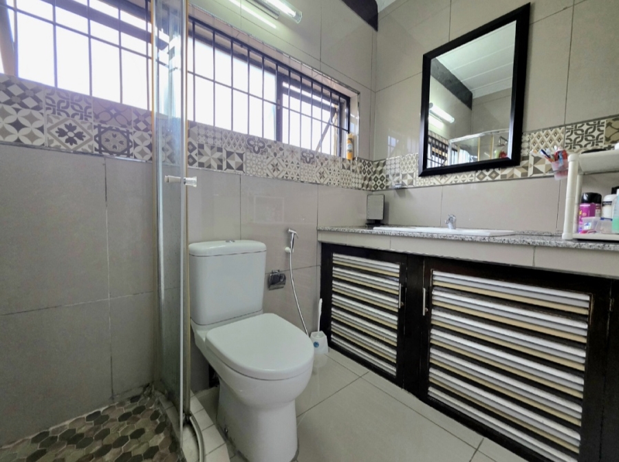 6 Bedroom Property for Sale in Athlone Park KwaZulu-Natal