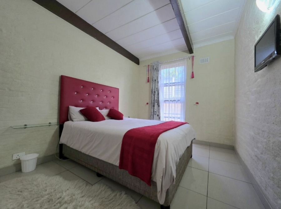 6 Bedroom Property for Sale in Athlone Park KwaZulu-Natal