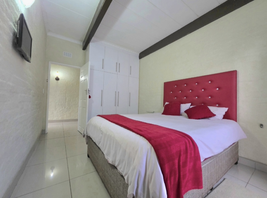 6 Bedroom Property for Sale in Athlone Park KwaZulu-Natal